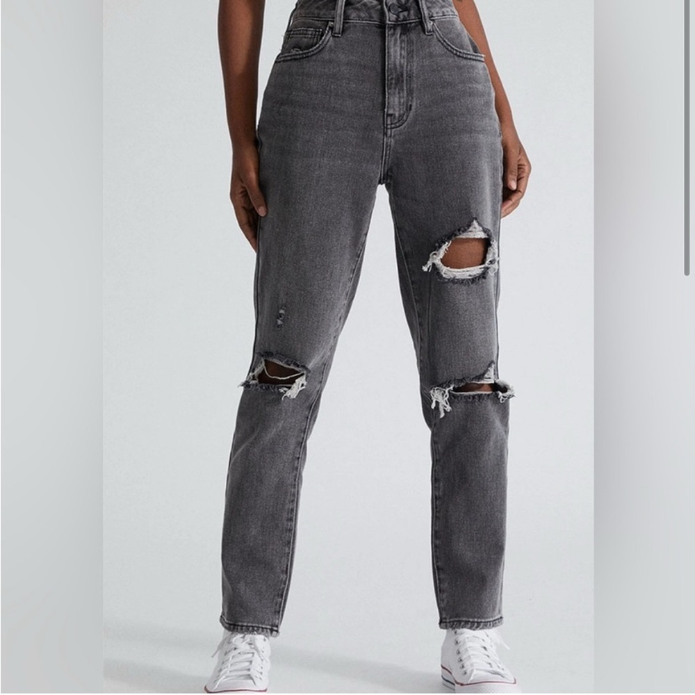 PacSun Black Slim Distressed Ripped Jeans Modern Style Size 26 Mom Jean NWT